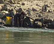 Wsche waschen bedeutig hier noch harte Arbeit fr die Flussanwohner